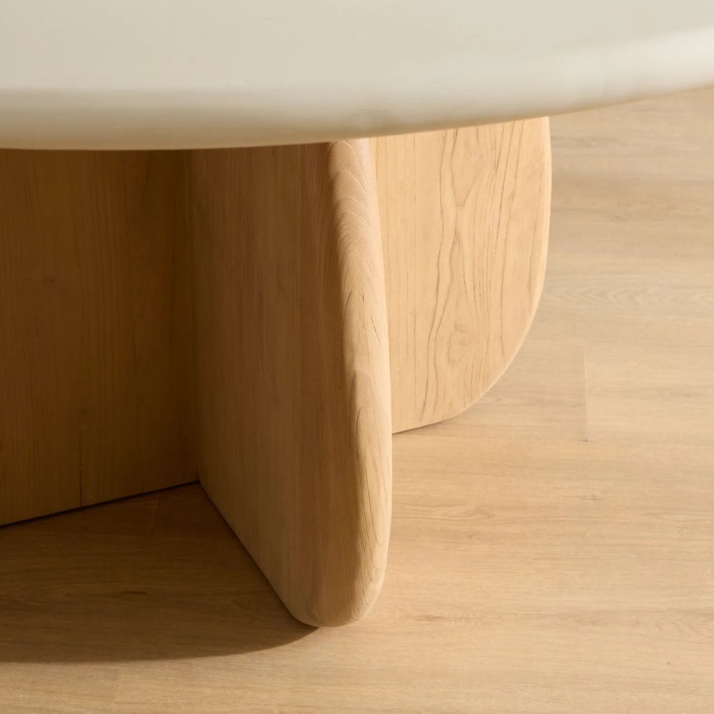Mesa Heli de microcemento y madera estilo mediterráneo en comedor moderno WABI